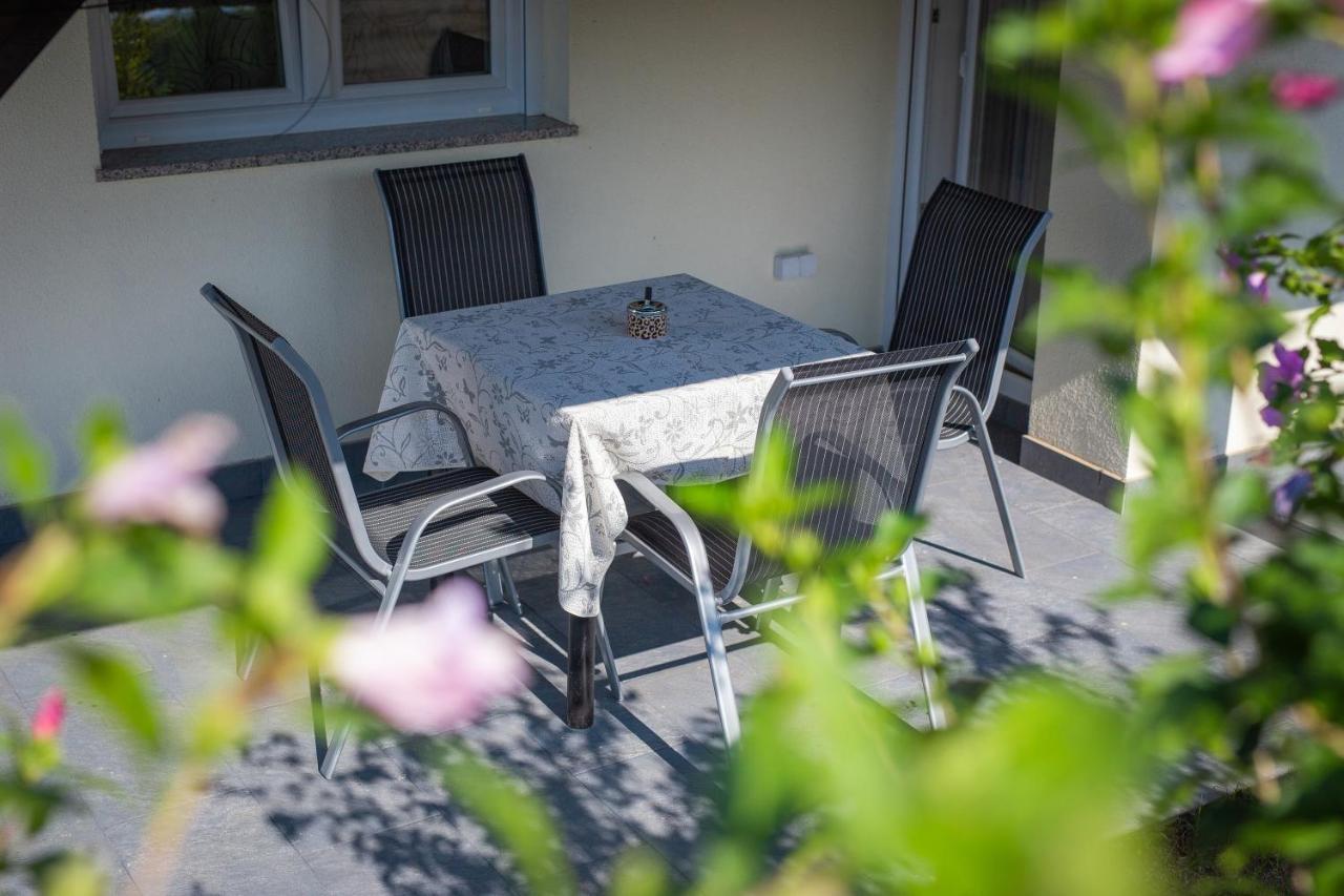 Apartmani Leptir Rakovica Exterior foto